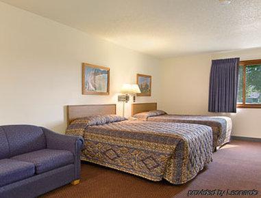 Super 8 By Wyndham Hot Springs Motell Rum bild