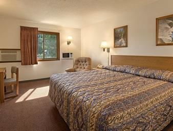 Super 8 By Wyndham Hot Springs Motell Exteriör bild